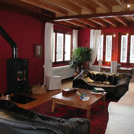 Maison D'hotes L'arnica Bed and breakfast 3*